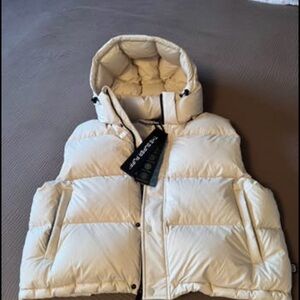 Women's Cream Hooded Puffer Vest - Quilted Lightweight Insulation